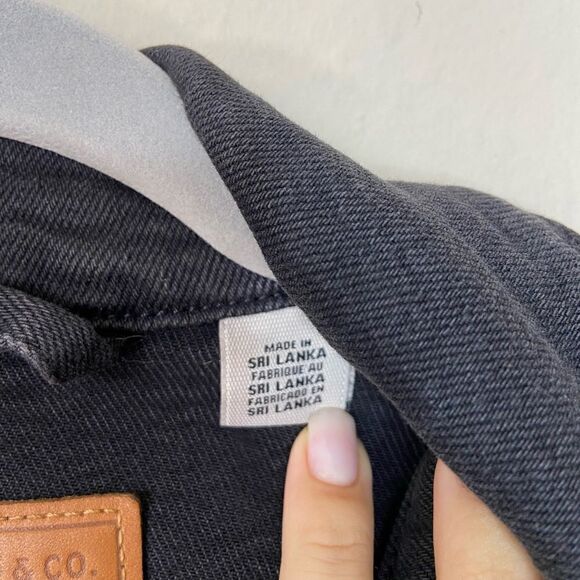 Levi’s Ex Boyfriend Trucker Denim Black Jacket Size M - Picture 8 of 11